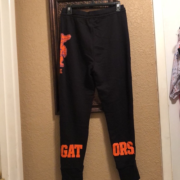 Extremely RARE HTF NWT PINK Victoria’s Secret Sweatpants/Joggers. Medium. - Picture 5 of 15